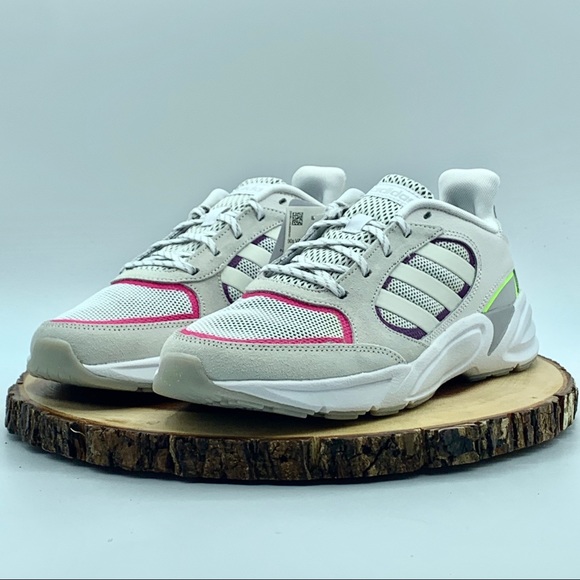 ADIDAS Women’s 90s Valasion Various Sizes - Picture 2 of 7